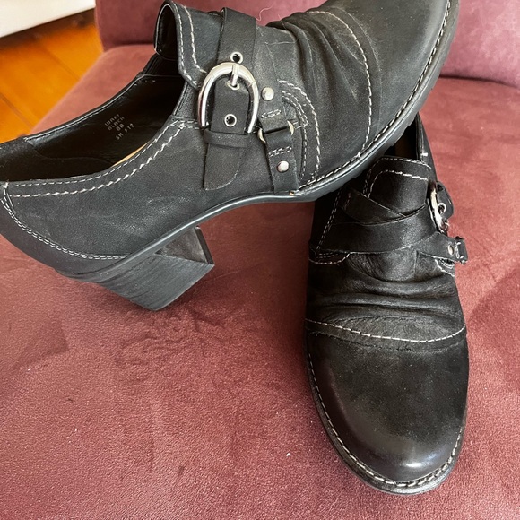 Black Suede and Leather Booties Silver Buckle Size 38 (8) - Picture 5 of 9